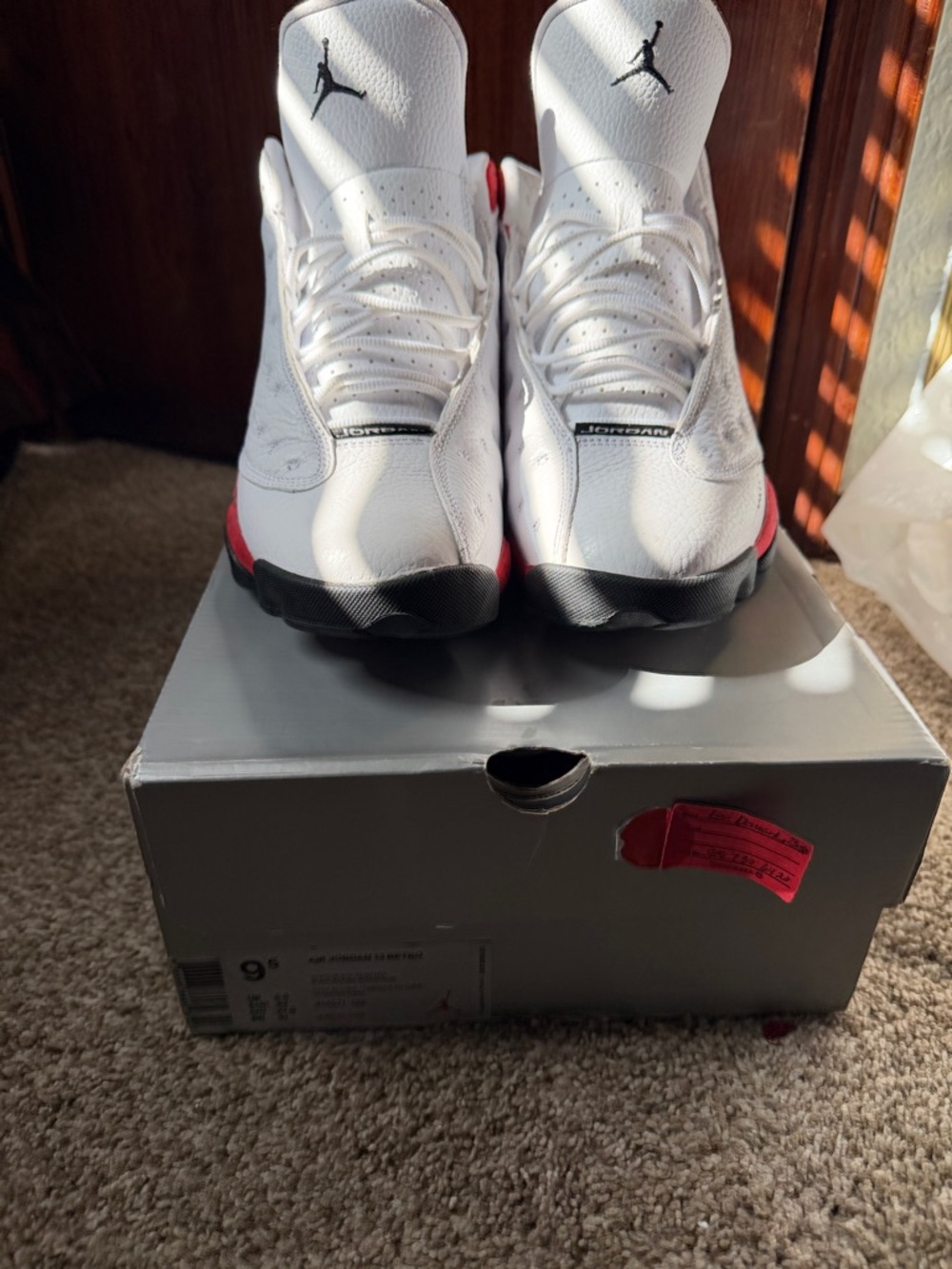 Retro Jordan men’s 9.5. Excellent condition just too small for me.